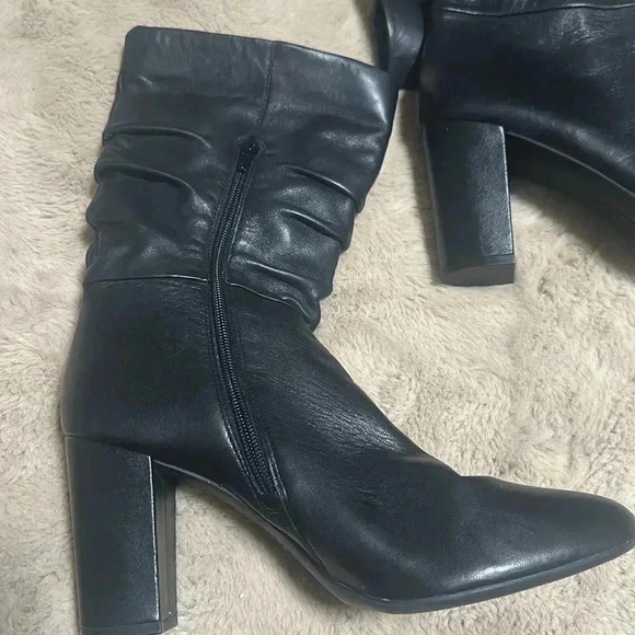 ANNE KLEIN Black Leather Boot, Zipper up on the side, size 10M - Picture 2 of 8